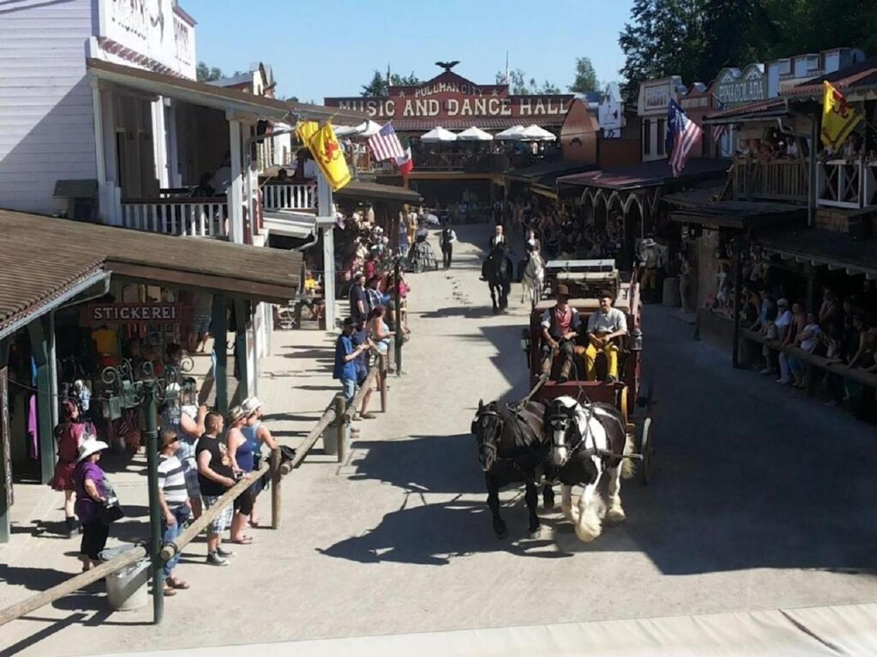 Ferienhaus An Der Westernstadt In เอกิง ภายนอก รูปภาพ